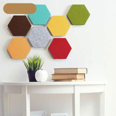 Panneaux acoustiques en fibres de polyester ignifuges